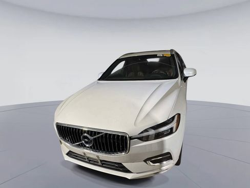 Used 2021 Volvo XC60 T5 Inscription w/ Climate Package AWD/4WD image 3