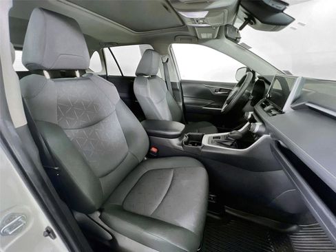 Used 2024 Toyota RAV4 XLE w/ Convenience Package AWD/4WD image 27