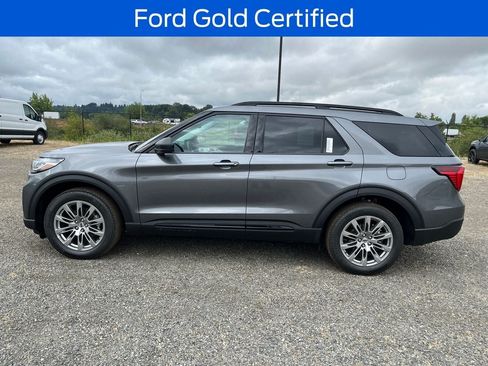 Used 2026 Ford Explorer Active w/ Active Comfort Package AWD/4WD image 3