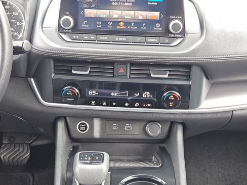 Used 2023 Nissan Rogue SV image 20