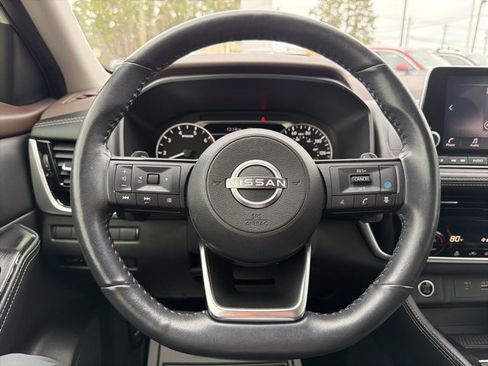Used 2023 Nissan Rogue SL image 17