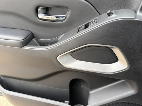 New 2026 Nissan Frontier SV image 12