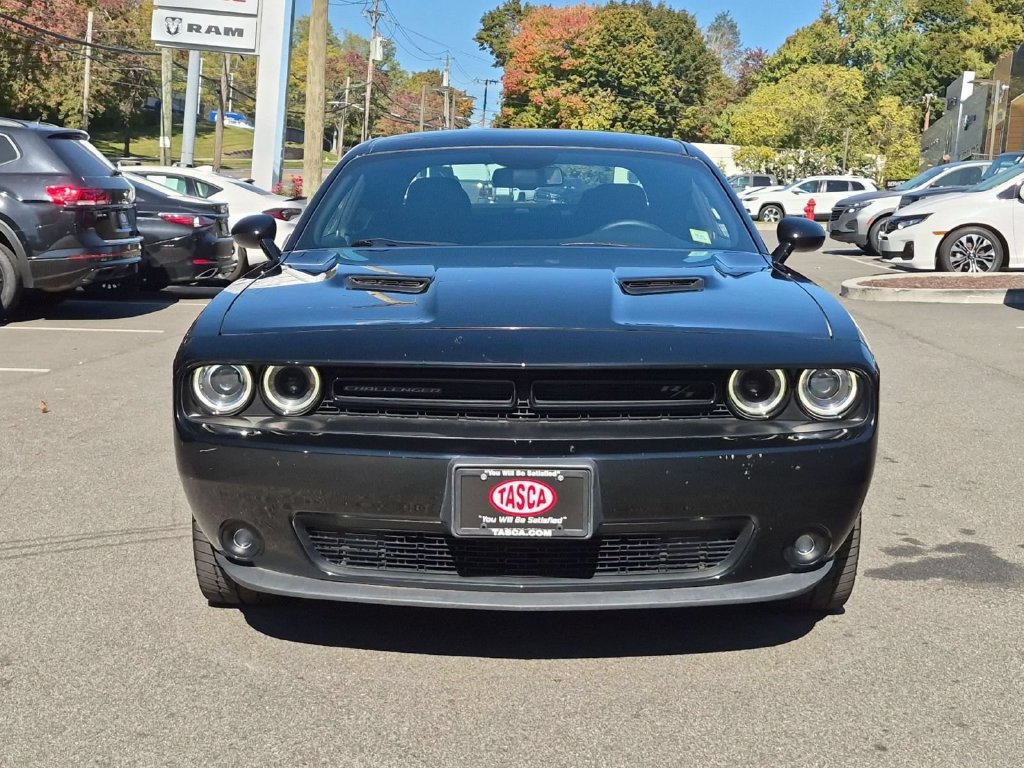 Used 2018 Dodge Challenger R/T w/ Blacktop Package RWD image 2