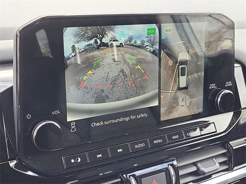 New 2025 Nissan Pathfinder Platinum image 16