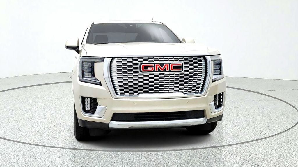 Used 2023 GMC Yukon XL Denali w/ Denali Reserve Package AWD/4WD image 2