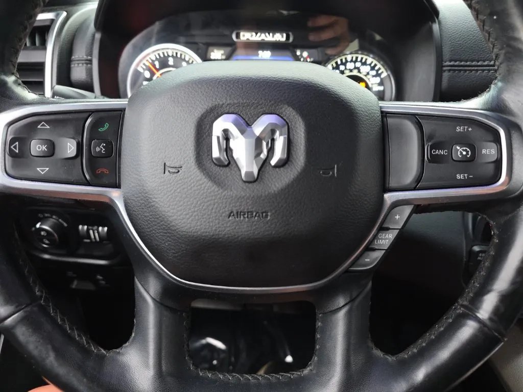 Used 2019 RAM 1500 Laramie AWD/4WD image 25