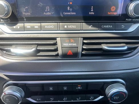 Used 2025 Nissan Altima 2.5 SR FWD image 61