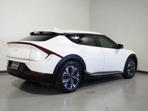 Used 2024 Kia EV6 Light RWD image 5
