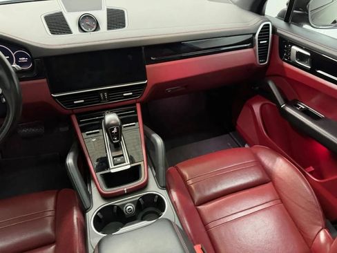 Used 2019 Porsche Cayenne AWD/4WD image 33