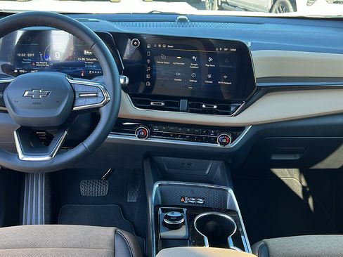 New 2026 Chevrolet Equinox ACTIV w/ Convenience Package III image 15