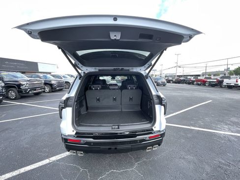 Certified 2026 Chevrolet Traverse RS FWD image 26