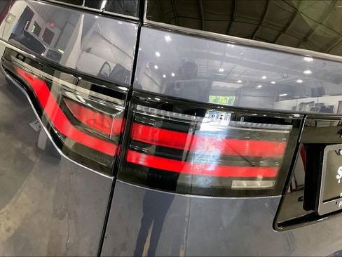 Used 2024 Land Rover Discovery Dynamic SE AWD/4WD image 33