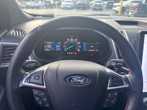 Used 2022 Ford Edge ST-Line w/ Class II Trailer Tow Package AWD/4WD image 19
