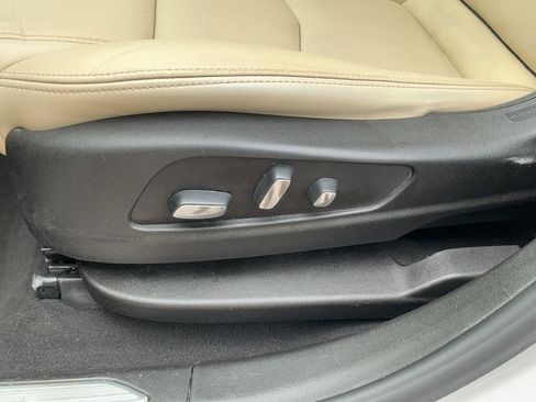 Used 2018 Cadillac XT5 Premium Luxury FWD image 19