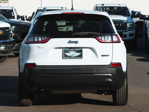 Used 2019 Jeep Cherokee Latitude w/ Popular Appearance Group image 4