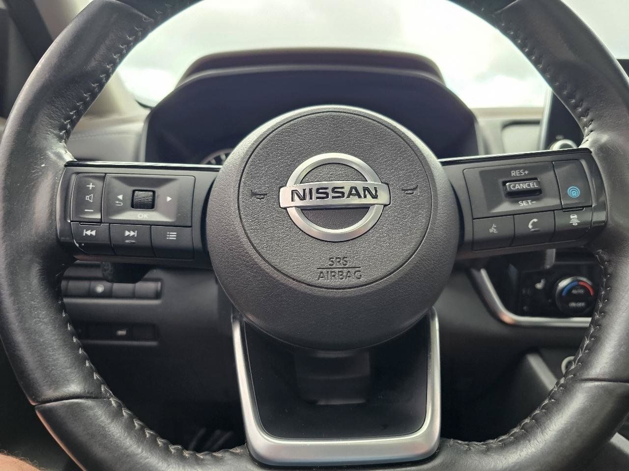 Used 2021 Nissan Rogue SV w/ Premium Package FWD image 10