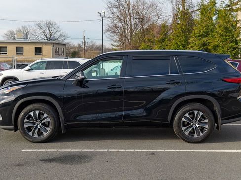 Used 2021 Toyota Highlander XLE image 4