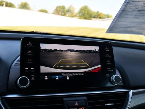 Used 2022 Honda Accord Sport image 17
