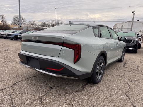 New 2026 Kia K4 LXS image 3