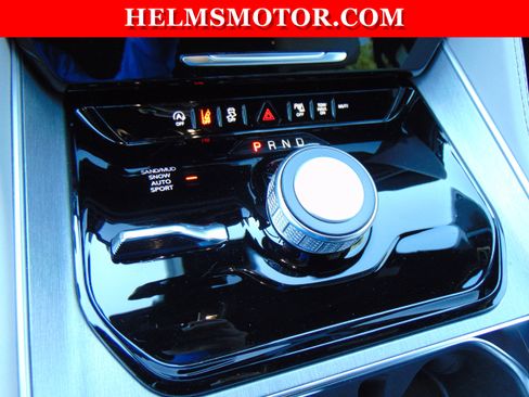 Certified 2025 Jeep Wagoneer 4WD image 24