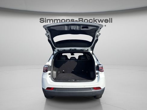 Used 2025 Jeep Compass Limited AWD/4WD image 6