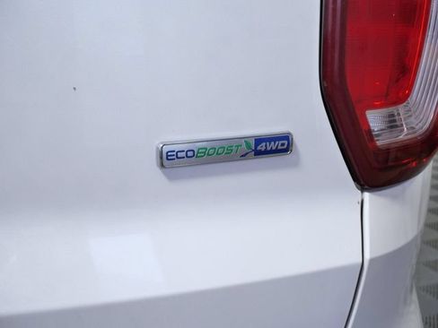 Used 2018 Ford Explorer XLT AWD/4WD image 9