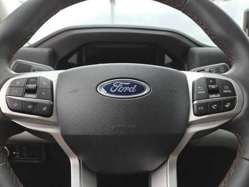 Used 2025 Ford Explorer Active w/ Active Comfort Package AWD/4WD image 22