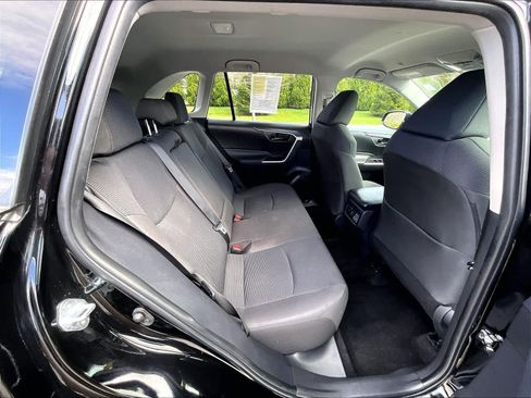 Used 2025 Toyota RAV4 LE AWD/4WD image 16