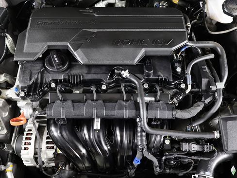 Used 2024 Hyundai Elantra SEL image 16