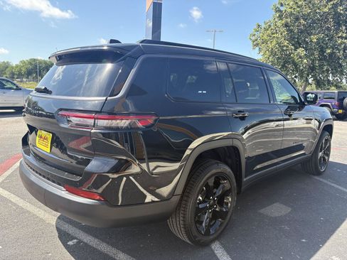New 2026 Jeep Grand Cherokee L Limited w/ Limited Altitude Package RWD image 5