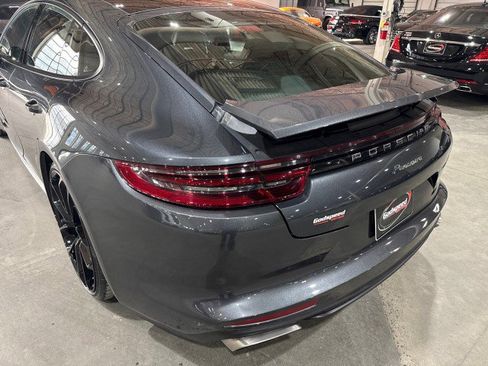 Used 2017 Porsche Panamera image 41
