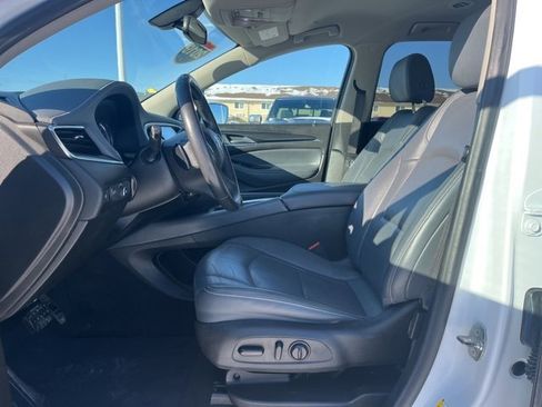 Used 2019 Buick Enclave Essence image 13