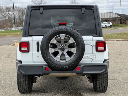 Used 2018 Jeep Wrangler Unlimited Sahara image 43
