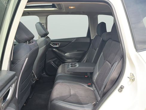Used 2019 Subaru Forester Premium AWD/4WD image 18