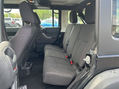 Used 2015 Jeep Wrangler Unlimited Sport image 10