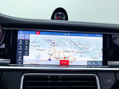 Used 2018 Porsche Panamera image 9
