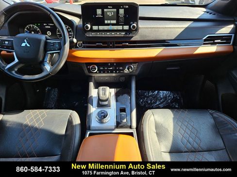 Used 2022 Mitsubishi Outlander GT image 14