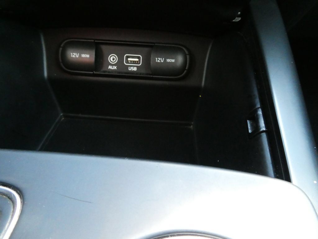 Used 2017 Kia Sorento AWD image 28