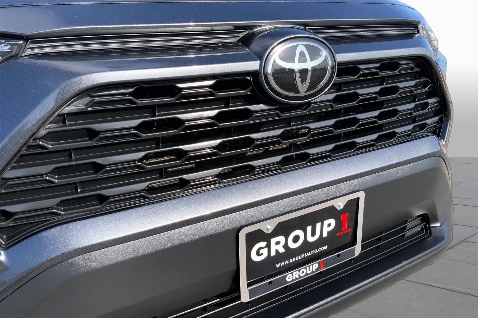 Used 2021 Toyota RAV4 XLE FWD image 29