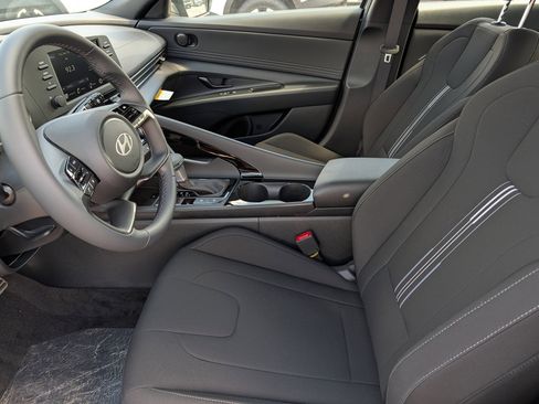 New 2026 Hyundai Elantra SEL Sport FWD image 6