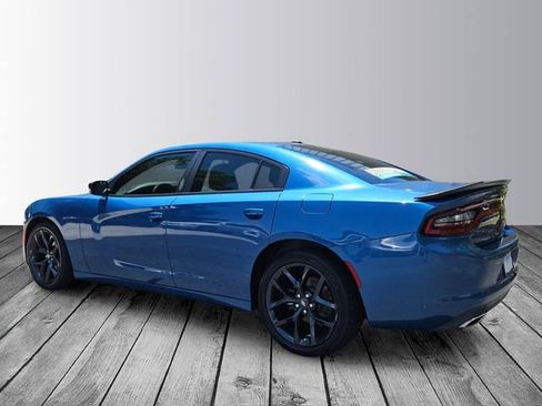 Used 2022 Dodge Charger SXT w/ Blacktop Package RWD image 3