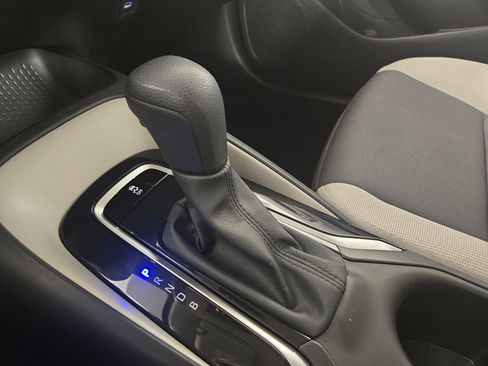 Used 2025 Toyota Corolla LE image 22