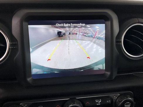 Used 2023 Jeep Wrangler Unlimited Sahara image 13