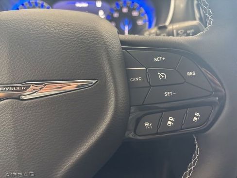 New 2026 Chrysler Pacifica Limited image 35