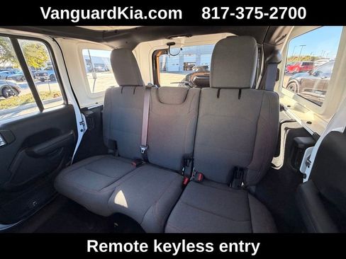 Used 2024 Jeep Wrangler Rubicon w/ Technology Group image 23