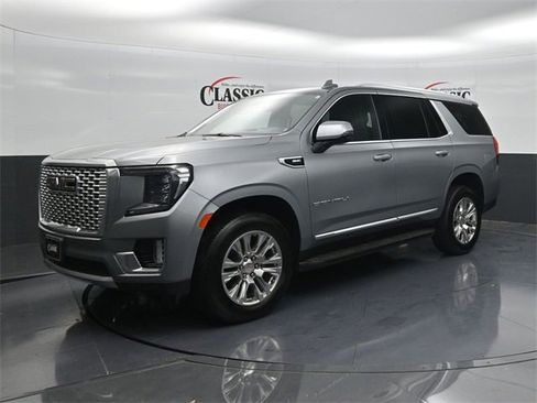 Used 2023 GMC Yukon Denali image 3
