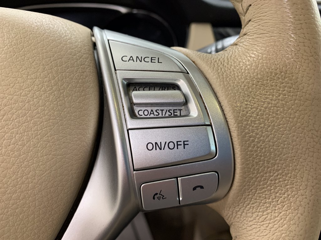Used 2015 Nissan Rogue SL FWD image 23
