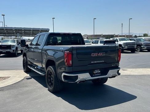 Used 2022 GMC Sierra 1500 SLT w/ SLT Premium Plus Package AWD/4WD image 4