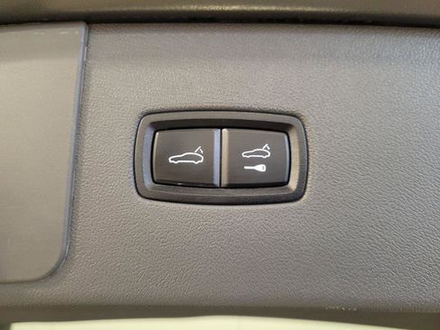 Used 2021 Porsche Cayenne S w/ Premium Package Plus image 24