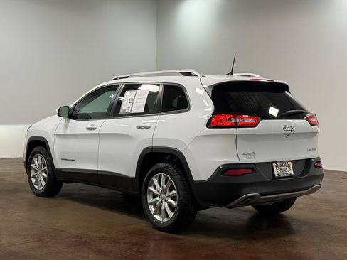 Used 2017 Jeep Cherokee Limited AWD/4WD image 5